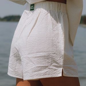 Daily Drills Seersucker Resort Short in light yellow. NWT!